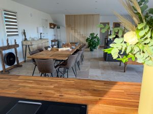 La grande table à manger